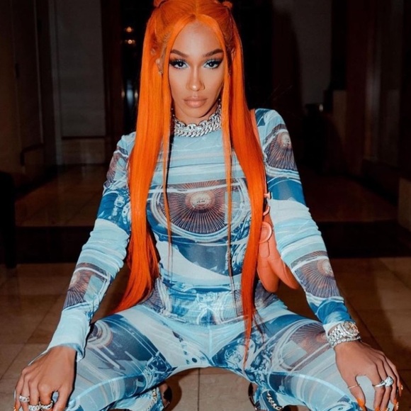 LaQuan Smith Tops - New laQuan smith printed car top sz L